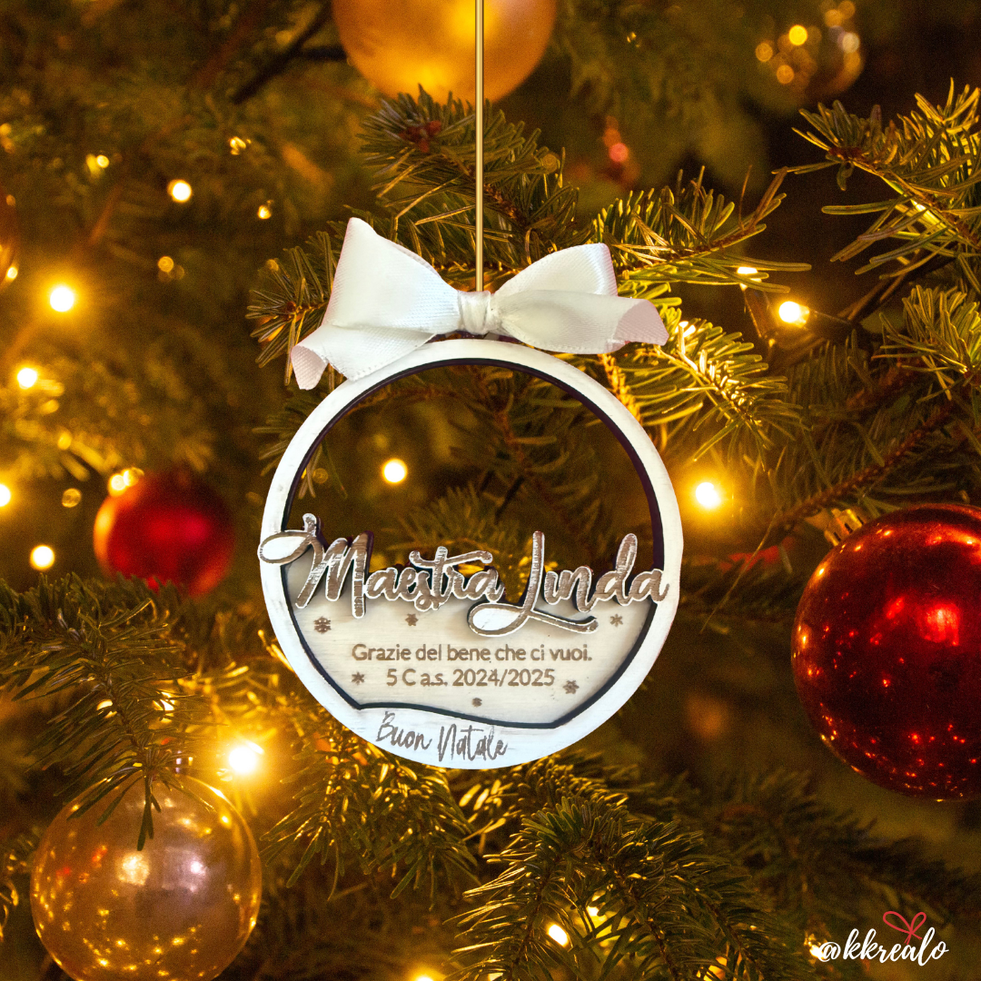 Pallina di natale in legno di betulla taglio laser - regalo alle maestre - personalizzabile