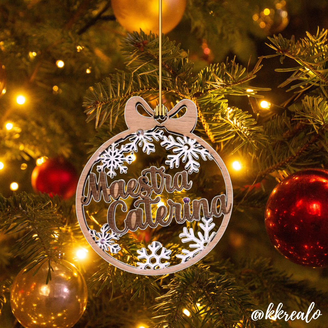 Pallina di natale in legno di betulla taglio laser - regalo alle maestre mod. 3 - personalizzabile