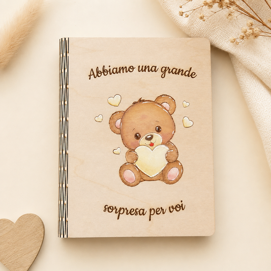 Libro Annuncio Gravidanza in Legno Personalizzato – “Sarete Nonni” con Ecografia