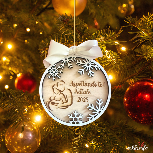 Pallina di natale in legno di betulla  taglio laser - Aspettando te  - personalizzabile