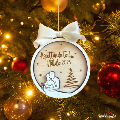 Pallina di natale in legno di betulla  taglio laser - Aspettando te  - personalizzabile