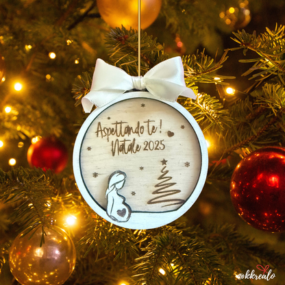 Pallina di natale in legno di betulla  taglio laser - Aspettando te  - personalizzabile