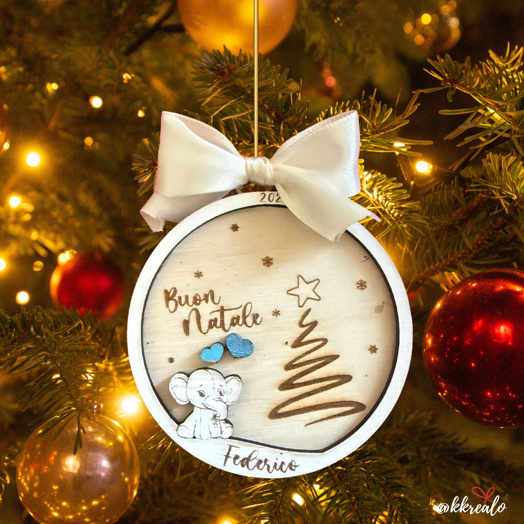 Pallina di natale in legno di betulla  taglio laser - buon natale con personaggio - personalizzabile