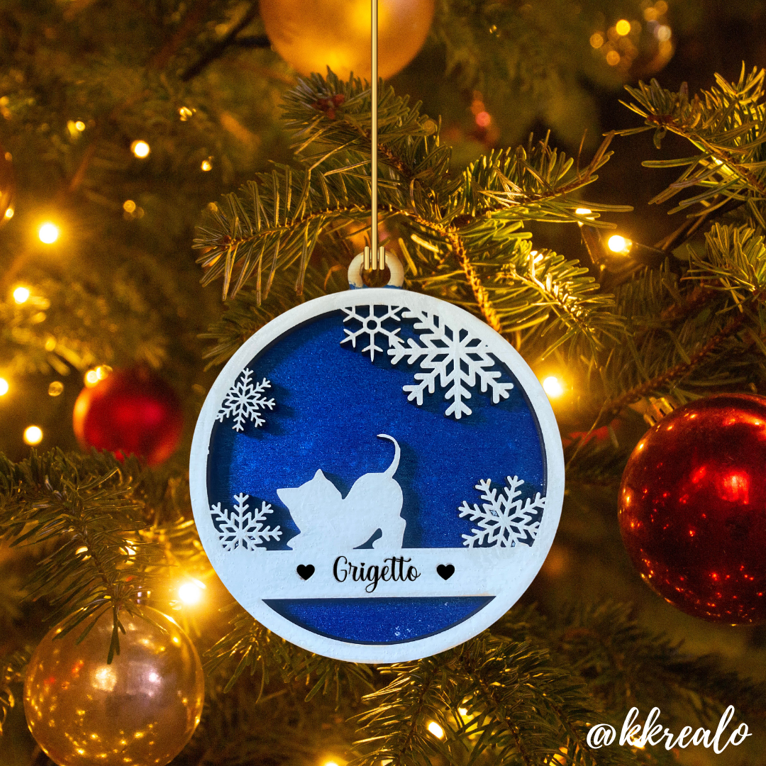 Pallina di natale in legno di betulla  taglio laser - gatti / mici / Micetti - mod. 3 -  personalizzabile