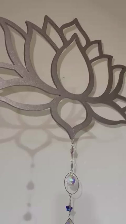 Decorazione cattura sole con cristalli di luce mod. Fiore di Loto